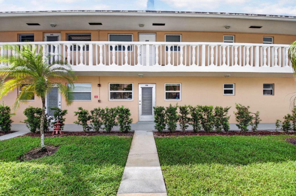 Photo of 2192 NE 1st Way #104, Boynton Beach, FL 33435 (MLS # B26081117)