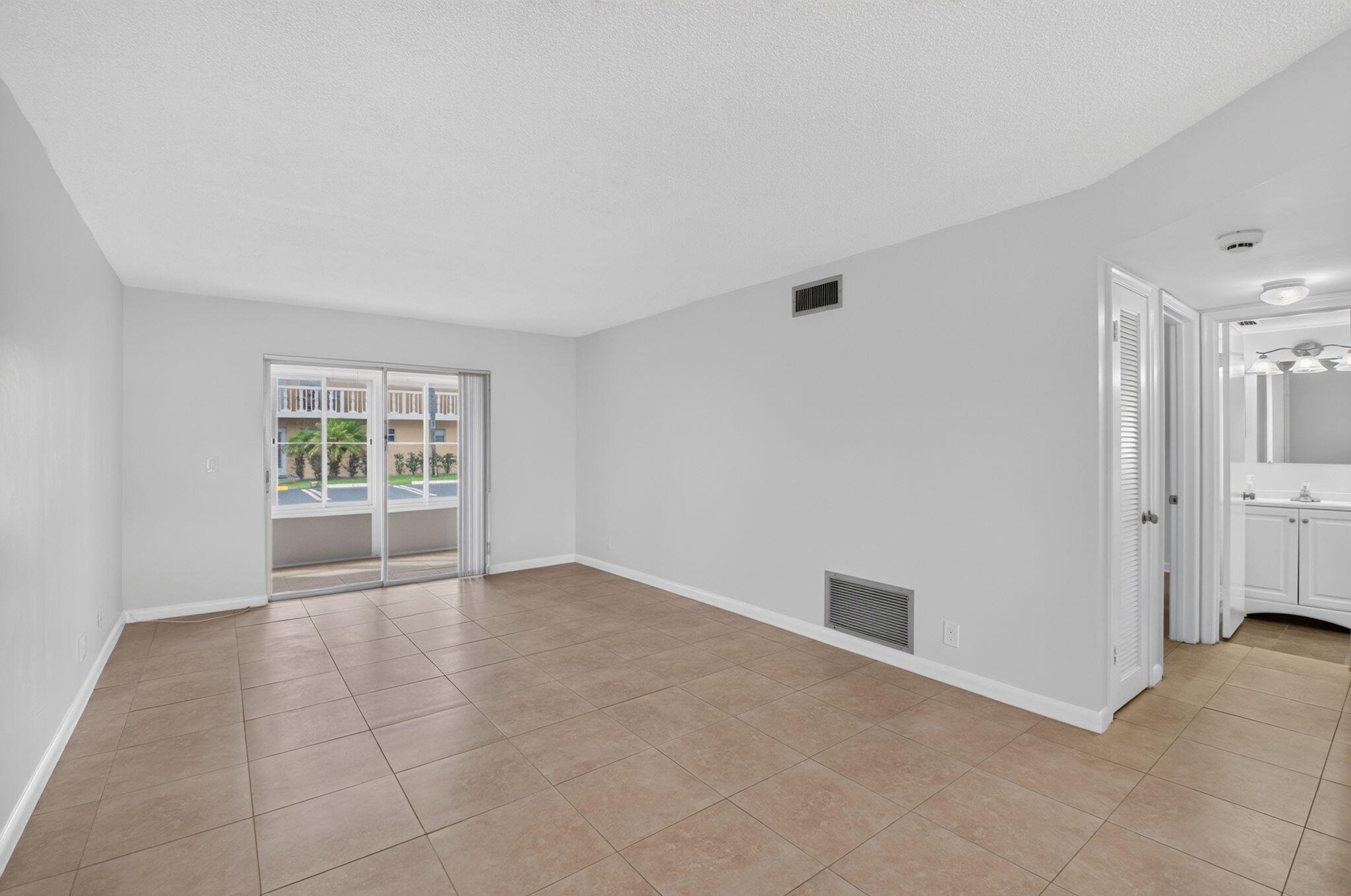 2192 NE 1st Way 104