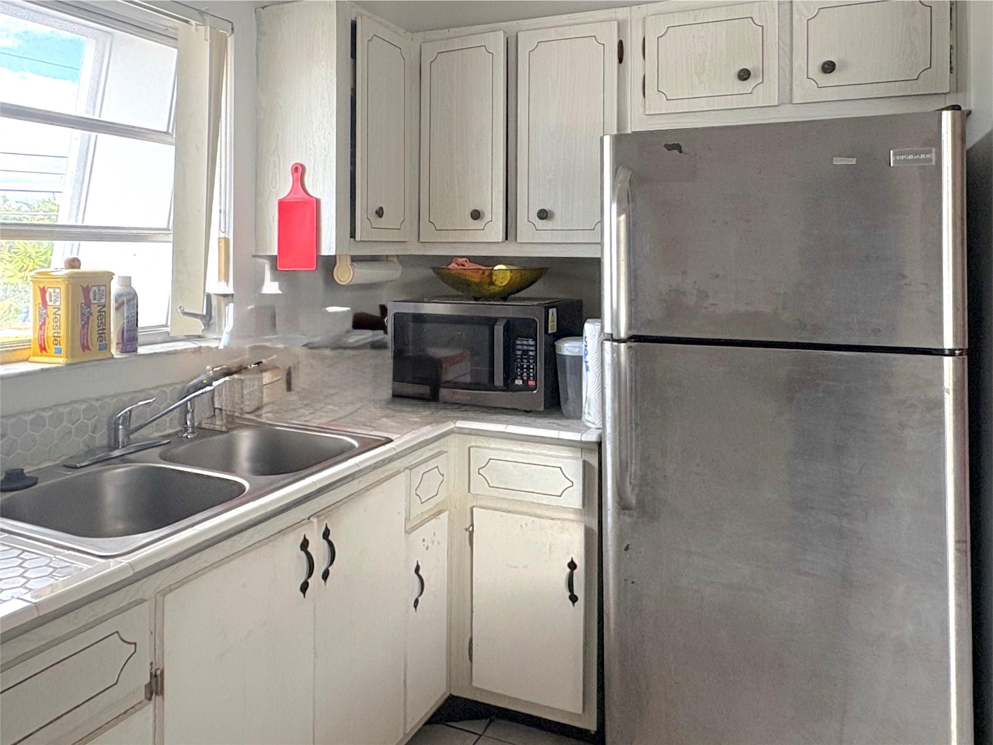 Coral Point 31-27 B - Residential Income