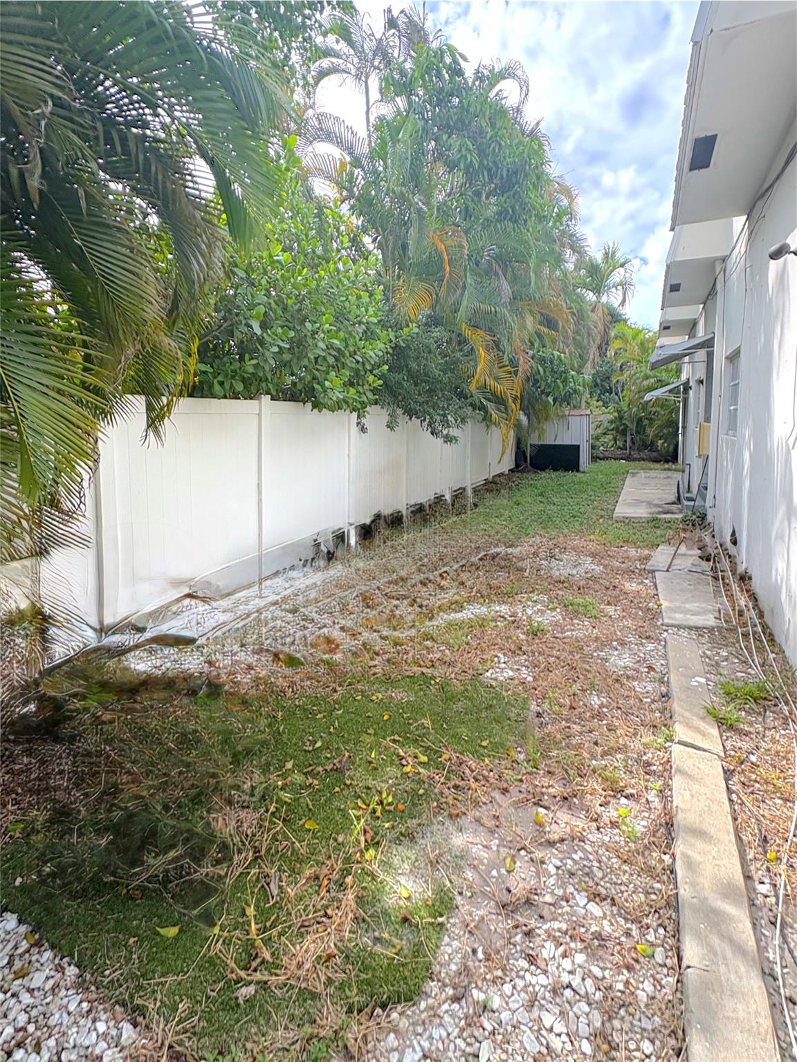 Coral Point 31-27 B - Residential Income
