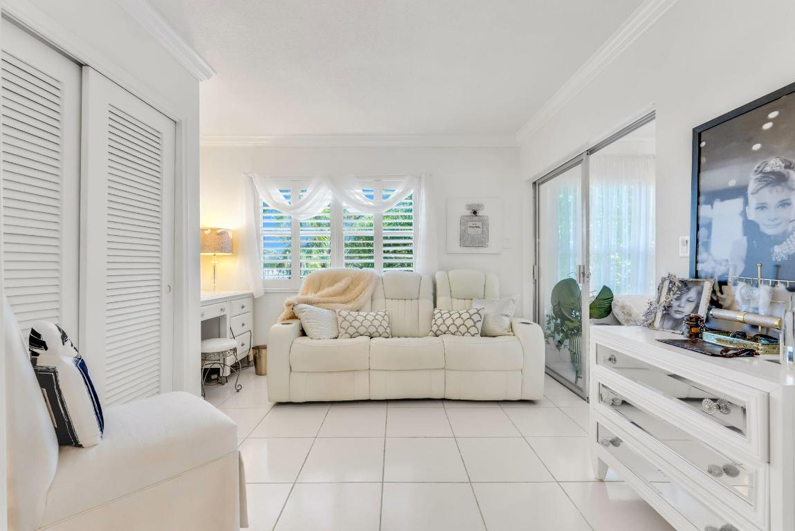 VENETIAN PARK GARDENS CONDO - Residential