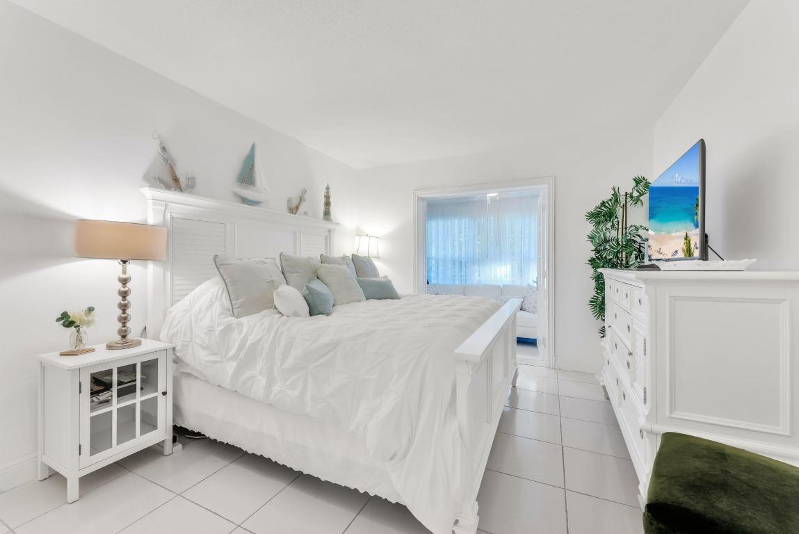 VENETIAN PARK GARDENS CONDO - Residential