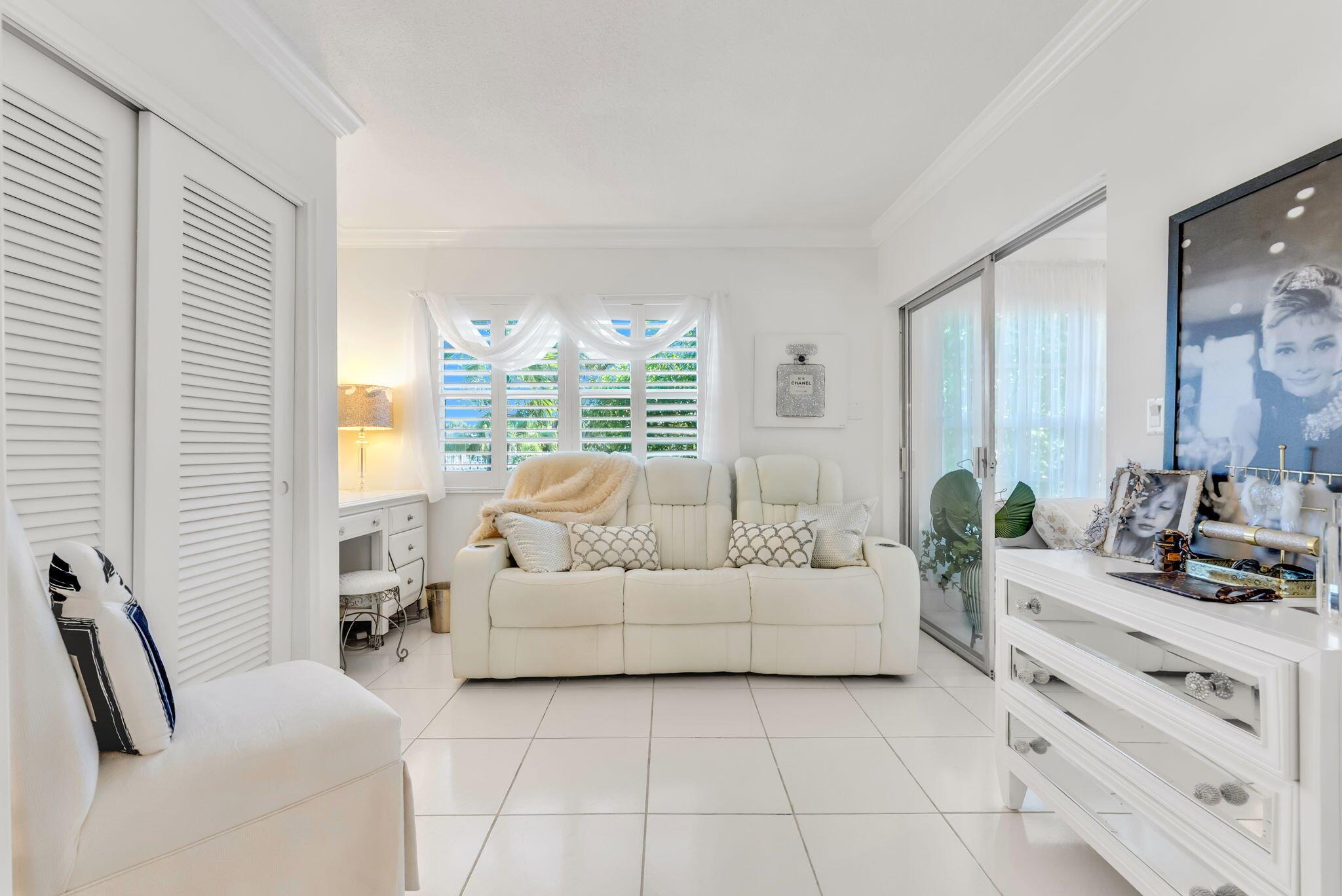 VENETIAN PARK GARDENS CON - Residential