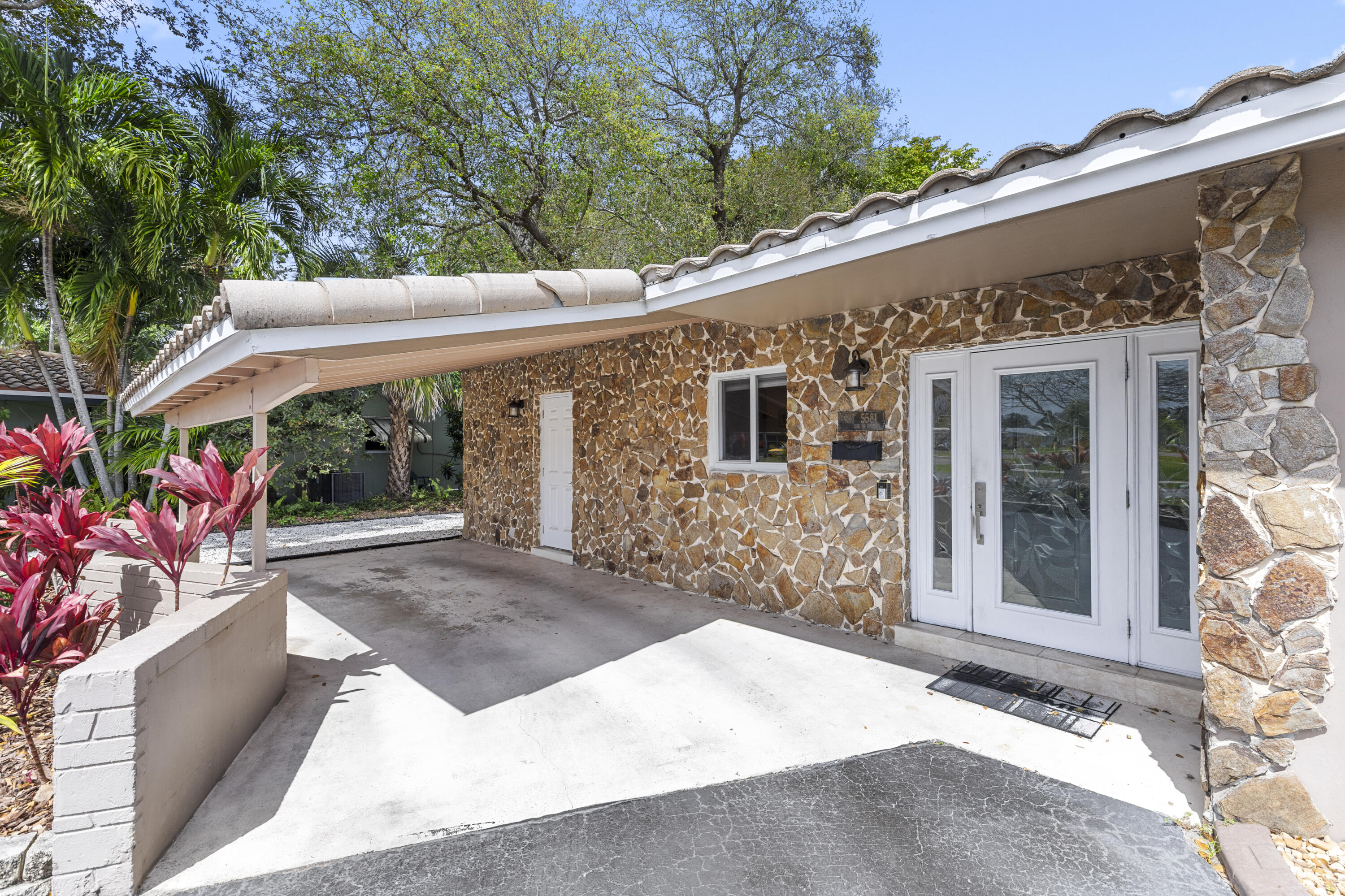 PLANTATION ISLES SEC 5 - Residential