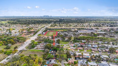 Tiny photo for 5581 SW 13th Street, Plantation, FL 33317 (MLS # B26000829)
