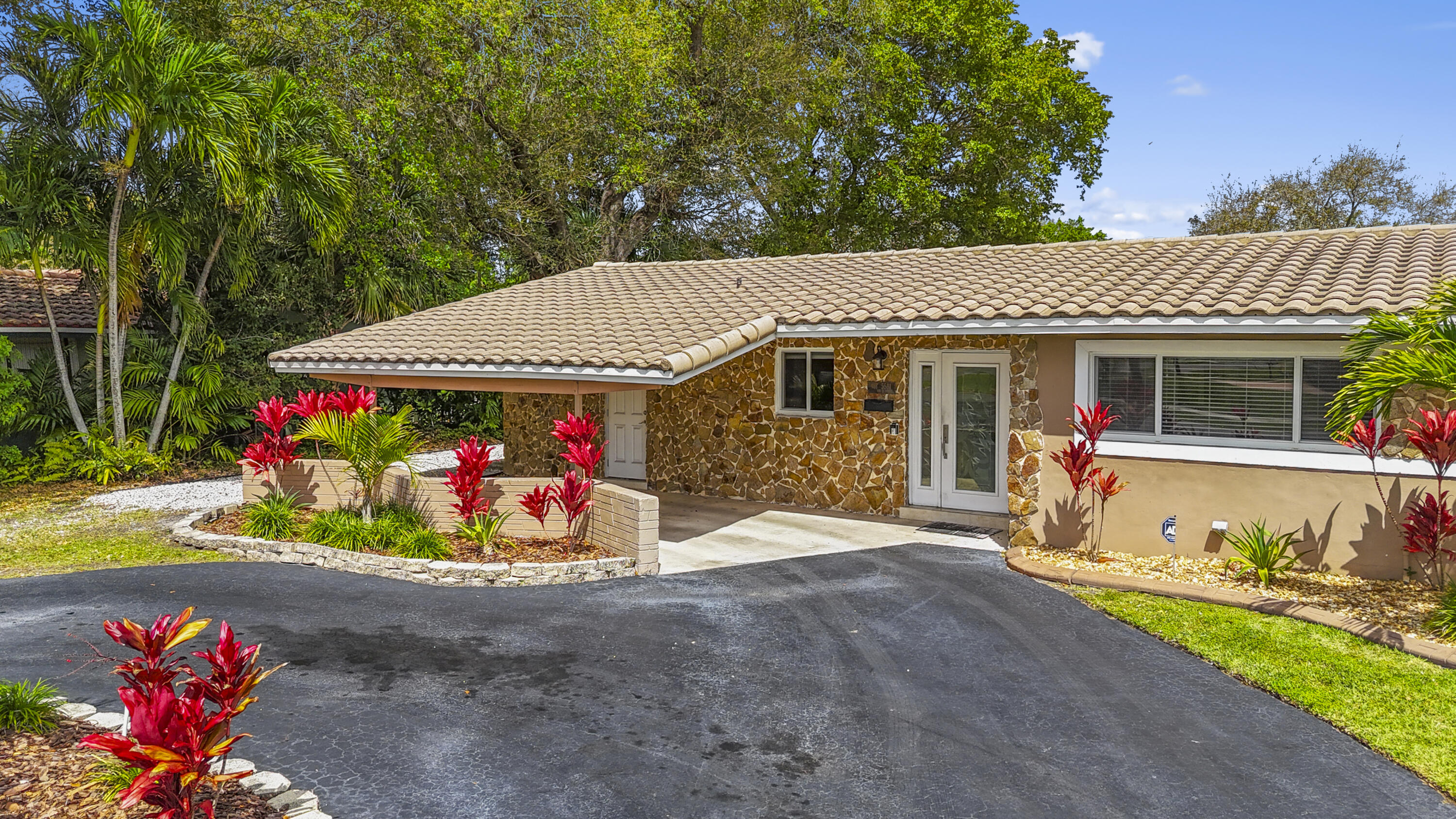 PLANTATION ISLES SEC 5 - Residential