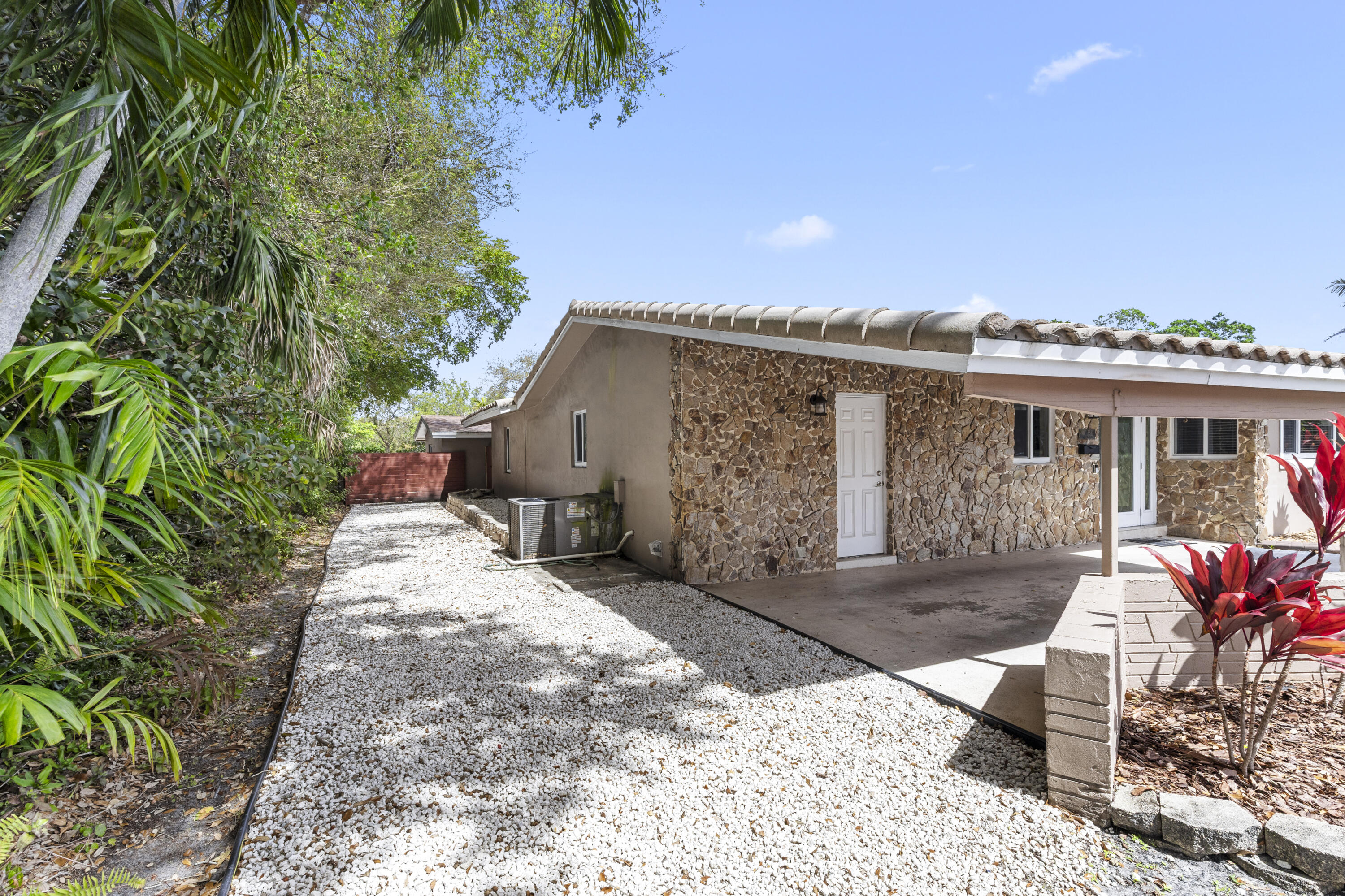 PLANTATION ISLES SEC 5 - Residential