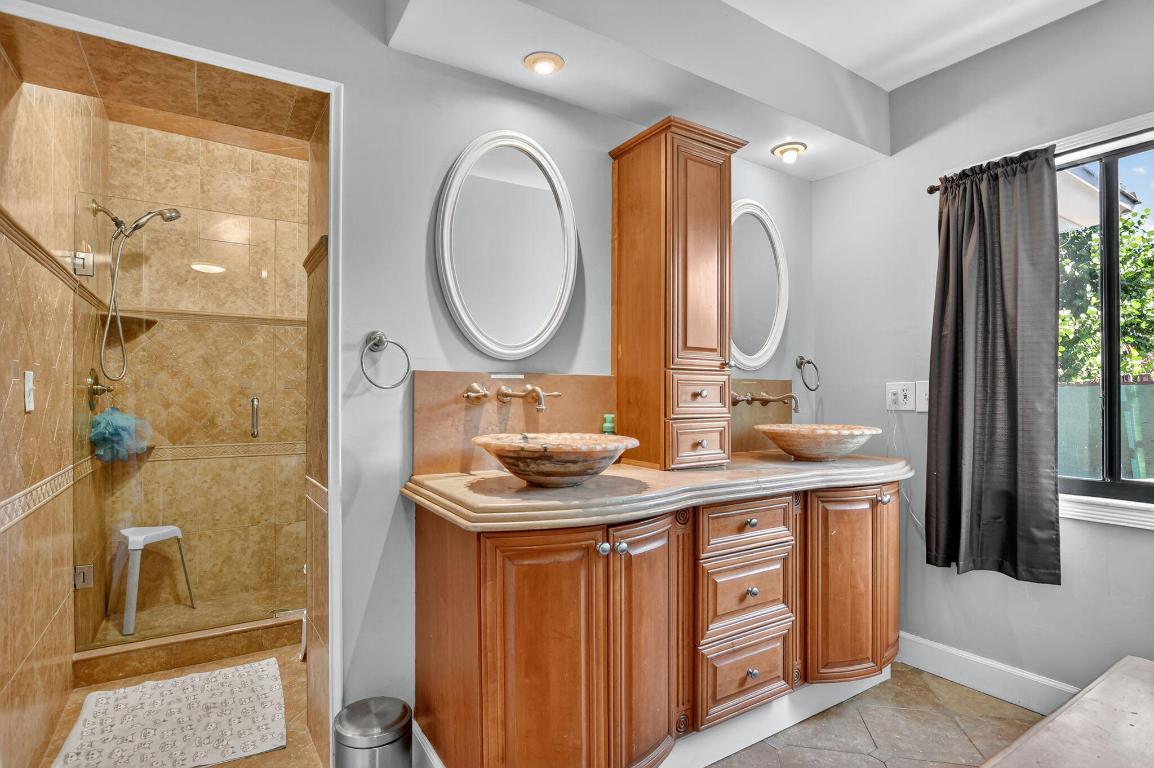 THE COVE - Residential