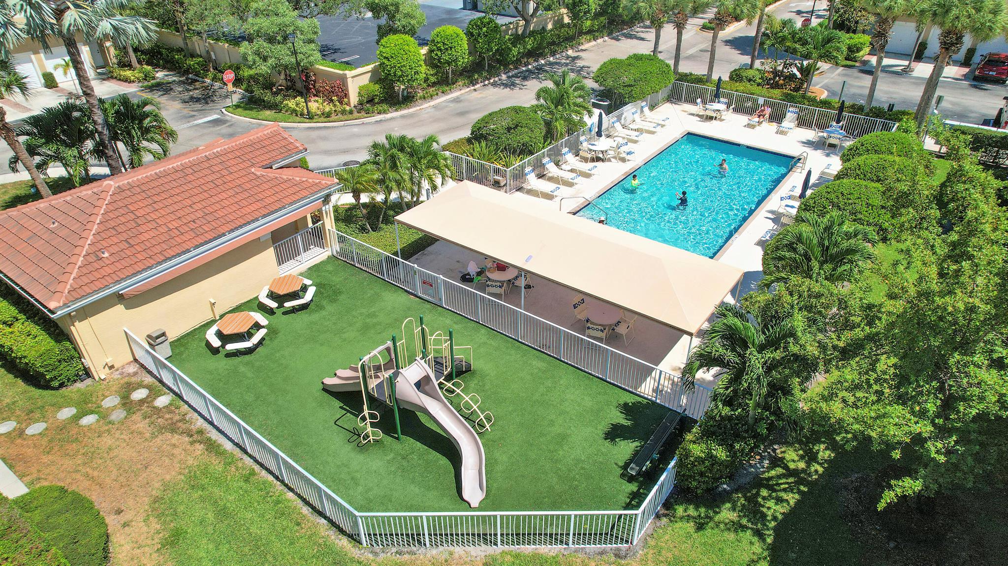 TEQUESTA TRACE CONDOMINIU - Residential Lease