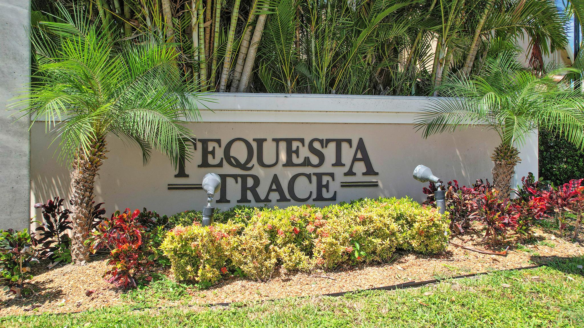 TEQUESTA TRACE CONDOMINIU - Residential Lease