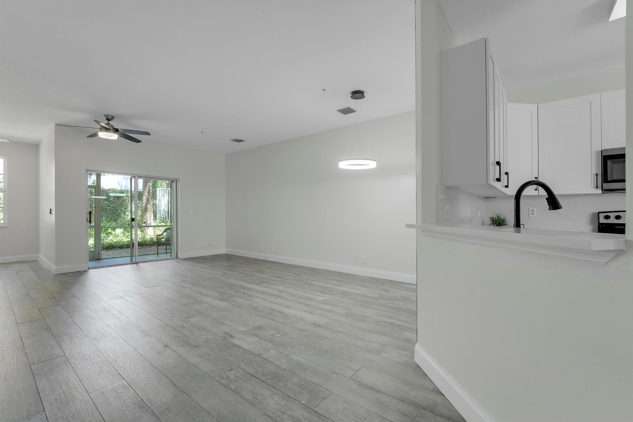 TEQUESTA TRACE CONDOMINIU - Residential Lease