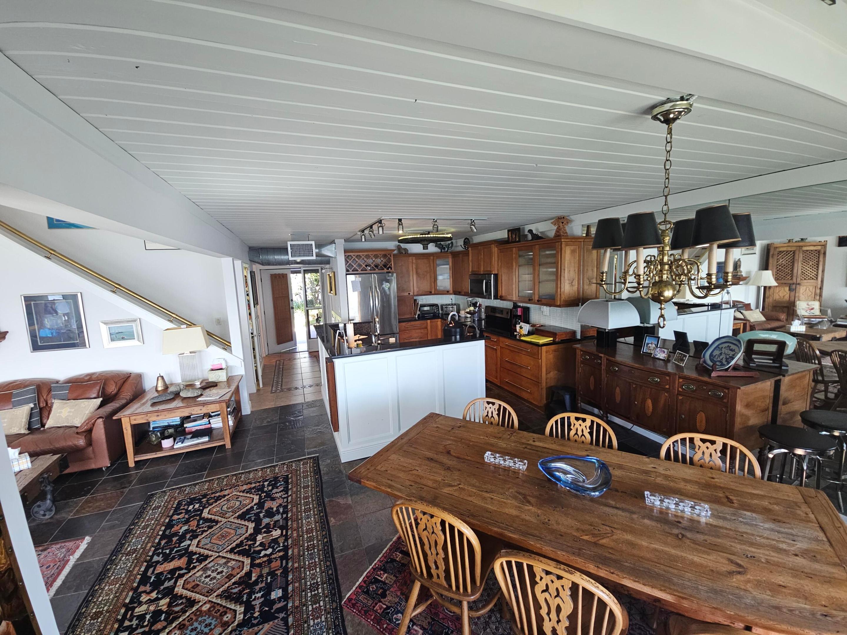 SOUTH PASSAGE - Residential