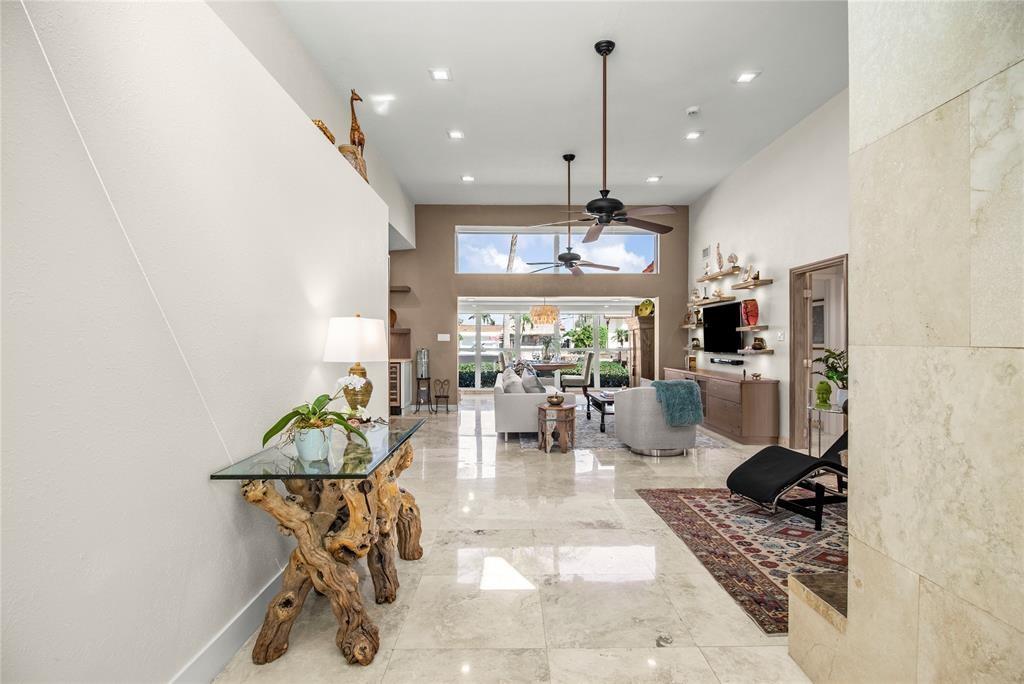 330 SE 14th Ave