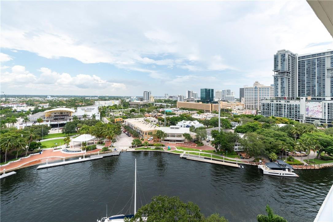 ESPLANADE - Residential