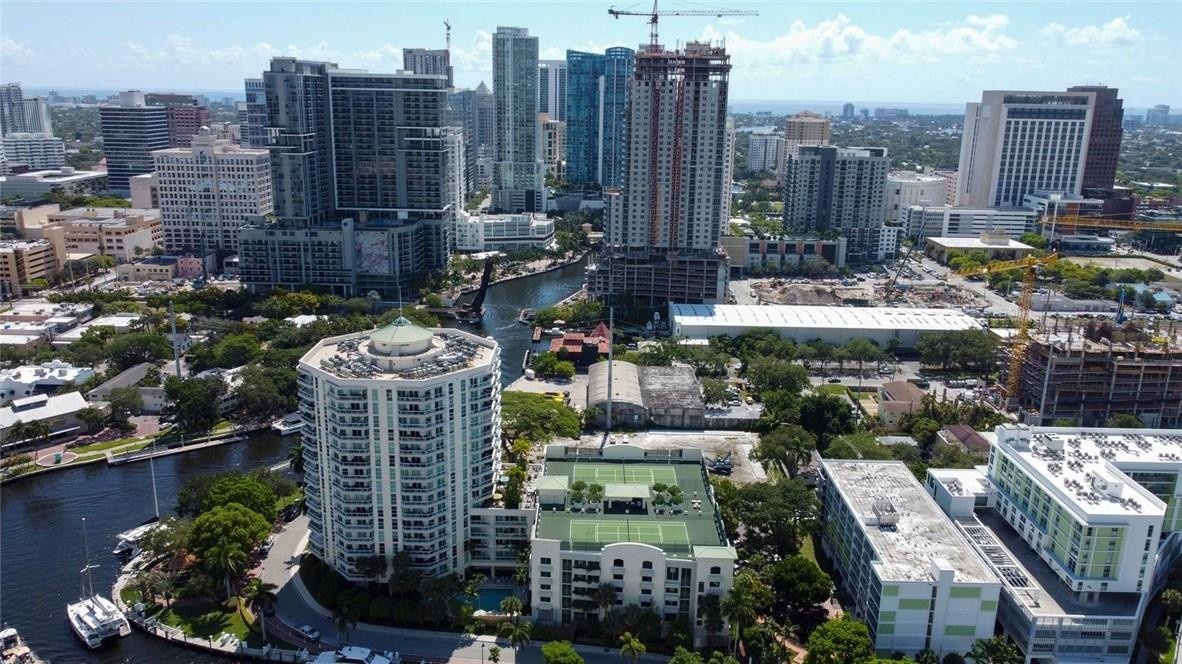 ESPLANADE - Residential