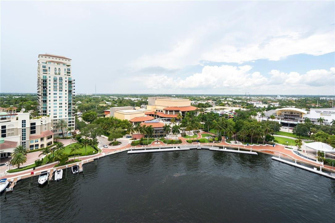 ESPLANADE - Residential