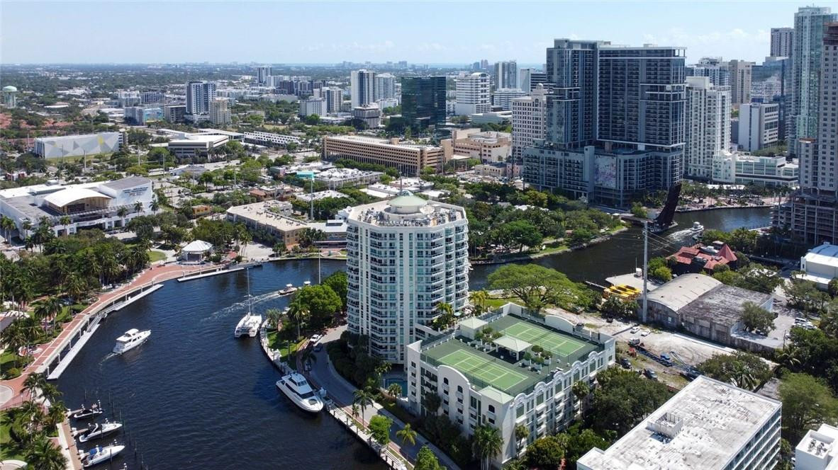 ESPLANADE - Residential