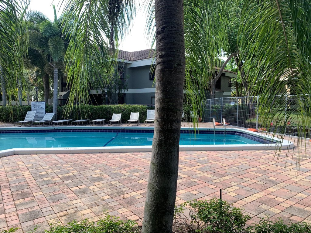CENTERPOINTE - Residential