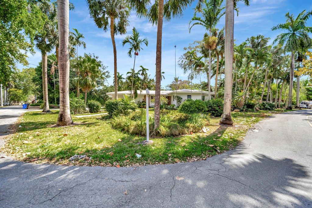 Photo of 1601 Brickell Drive, Fort Lauderdale, FL 33301 (MLS # F10498095)