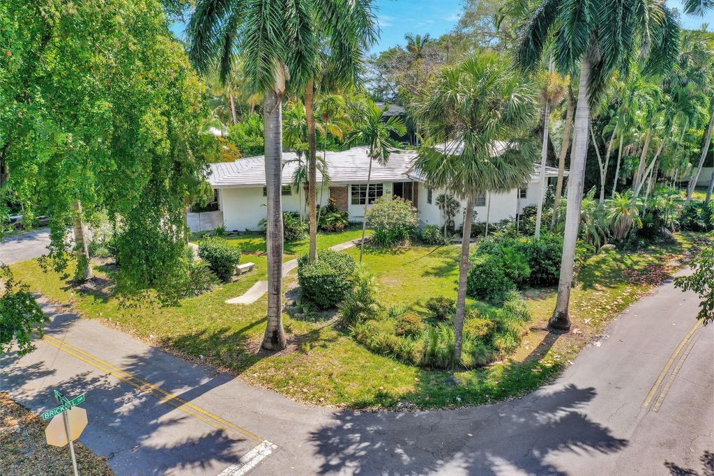 Photo of 1601 Brickell Drive, Fort Lauderdale, FL 33301 (MLS # F10498095)