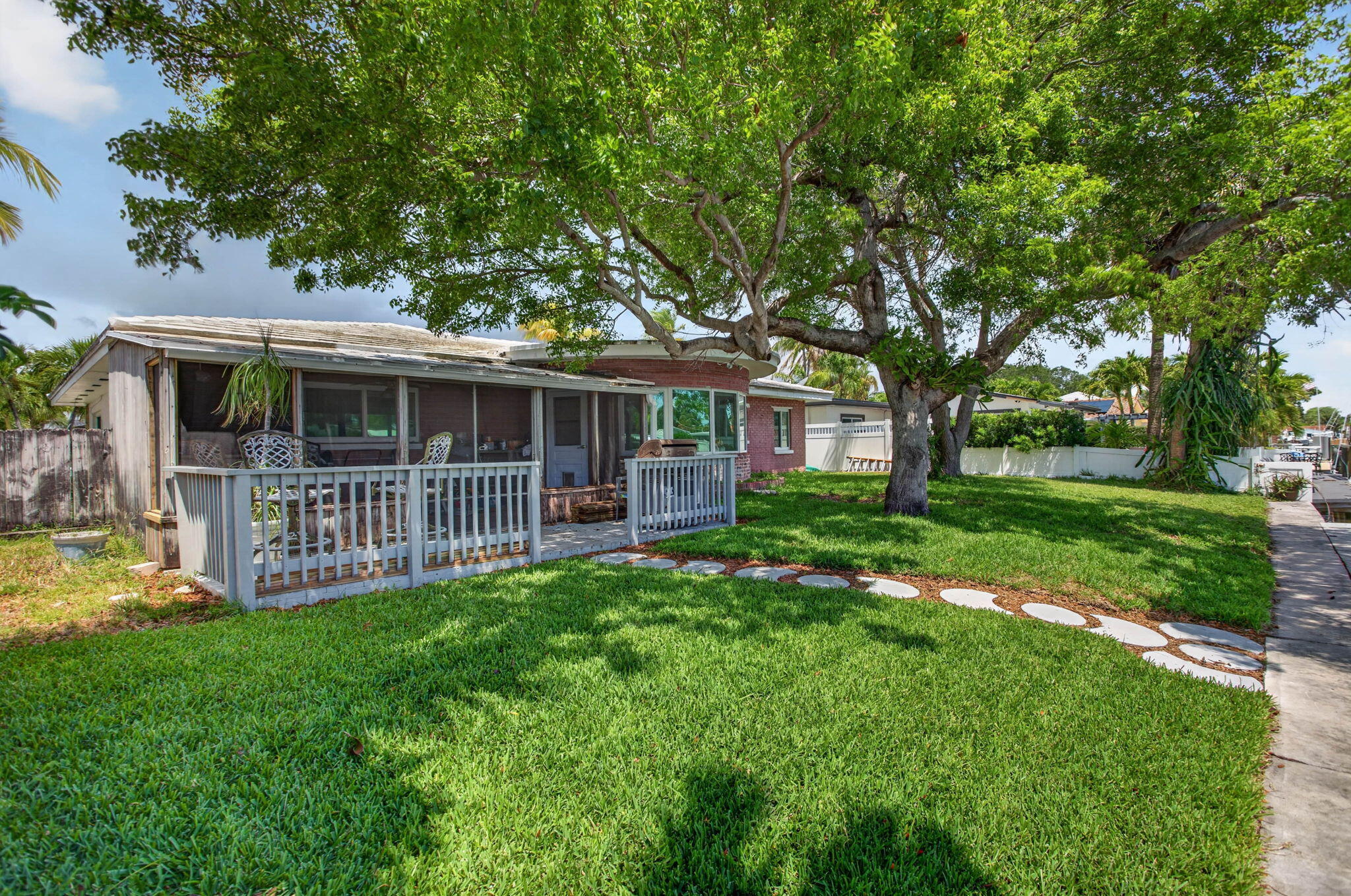 SNUG HARBOR SEC ONE - Residential