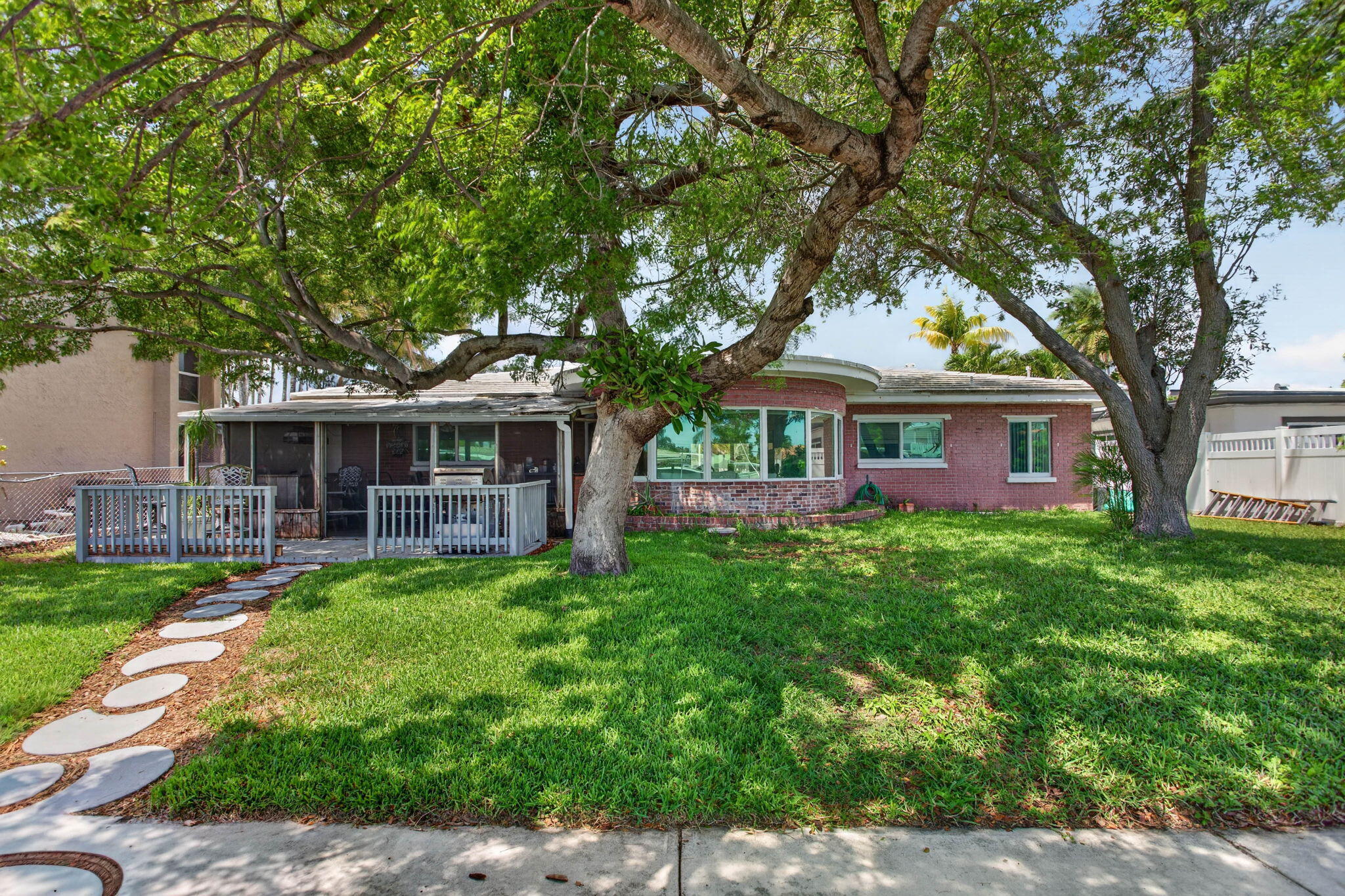 SNUG HARBOR SEC ONE - Residential