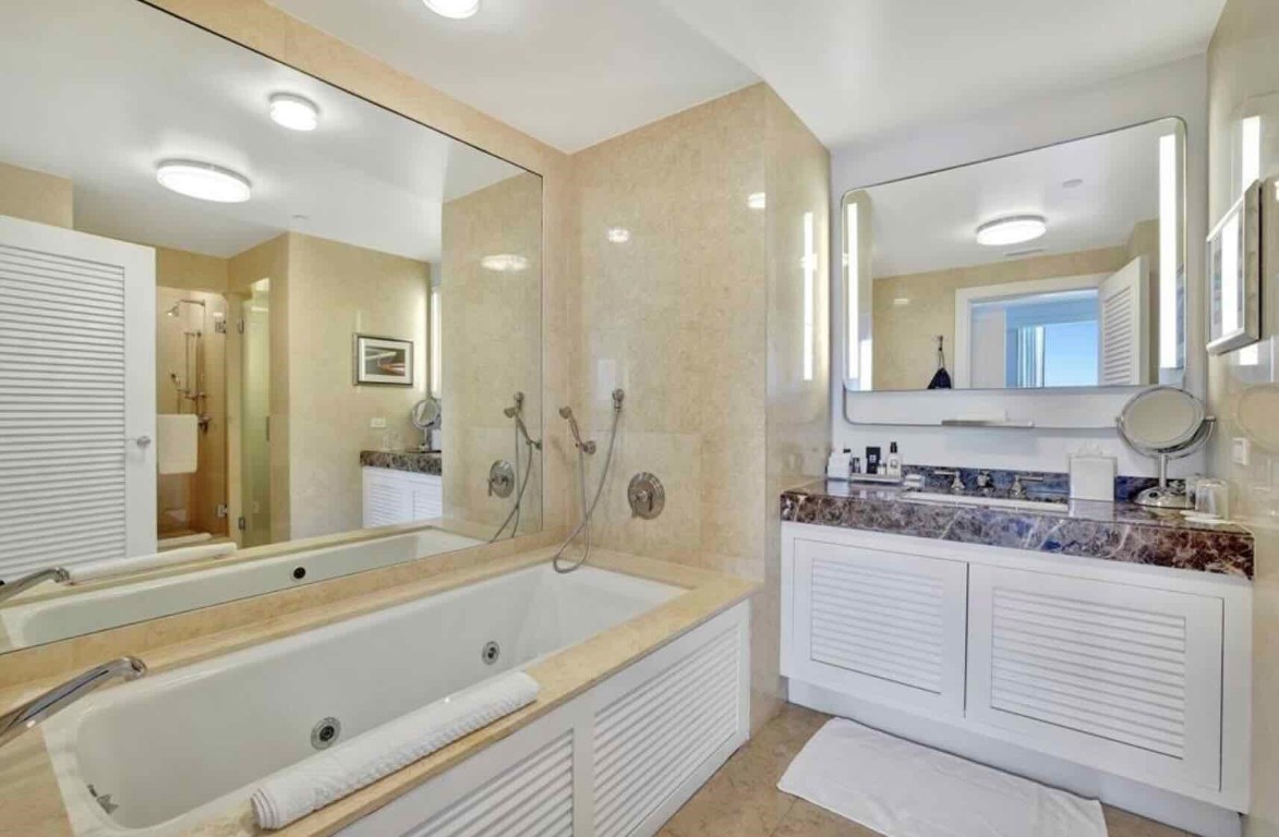 Ritz Carlton - Residential