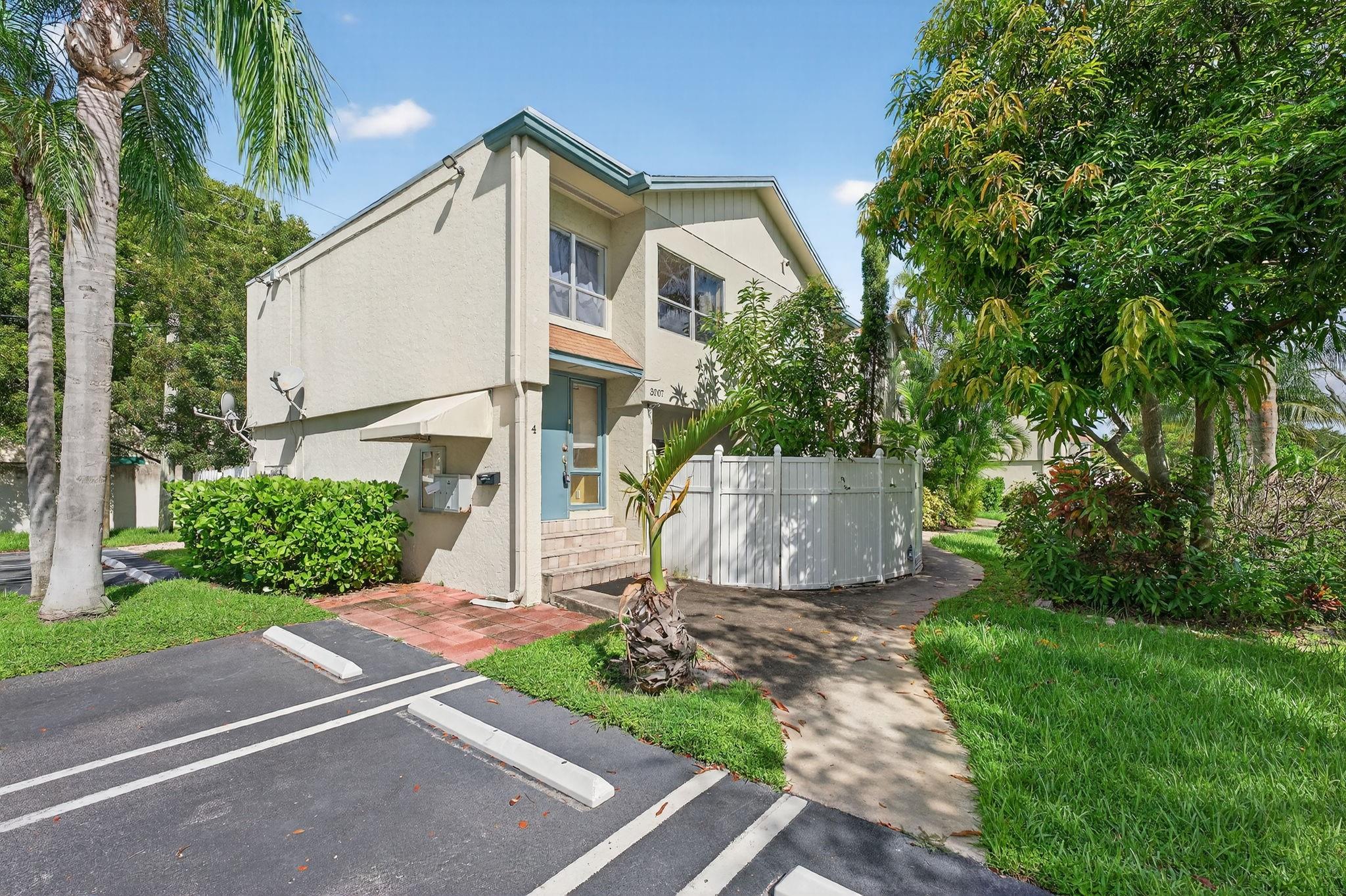 Beautifully maintained 2 bedroom / 1.5 bathroom townhome centrally located in Pompano Beach. Close to shopping and restaurants. Easy access to highway and turnpike. You can rent after 1 year of ownership. Pets up to 40lbs. Minimum Credit Score of 650 required by Association