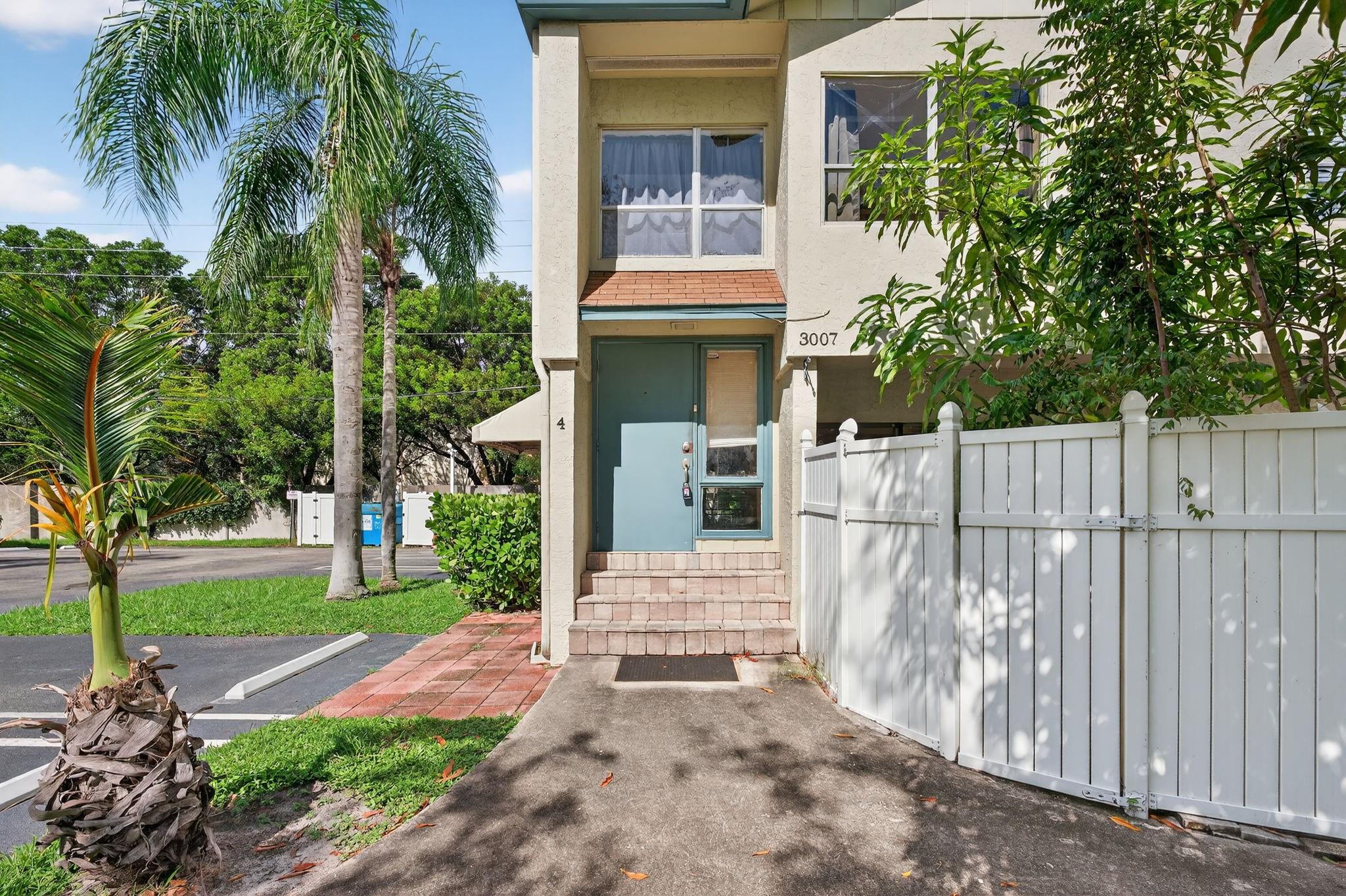 3007 NW 5th Ter