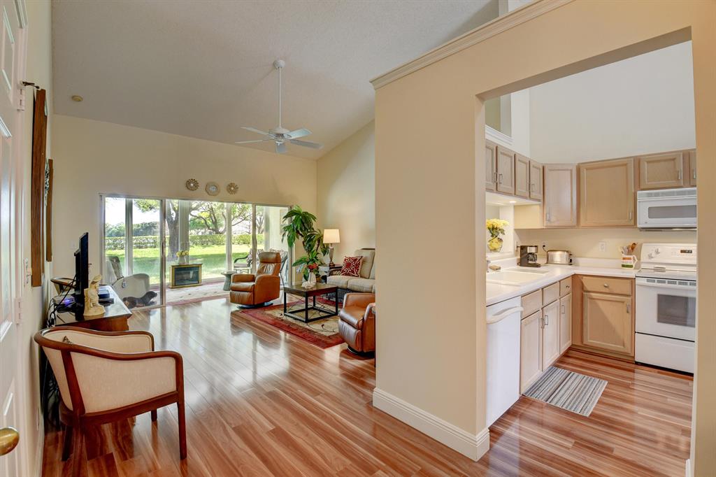 QUAIL RUN VILLAS - Residential