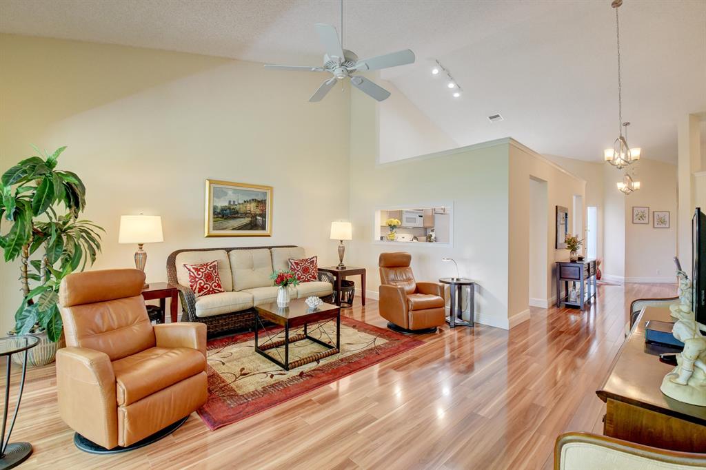 QUAIL RUN VILLAS - Residential