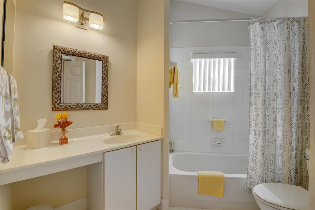 QUAIL RUN VILLAS - Residential