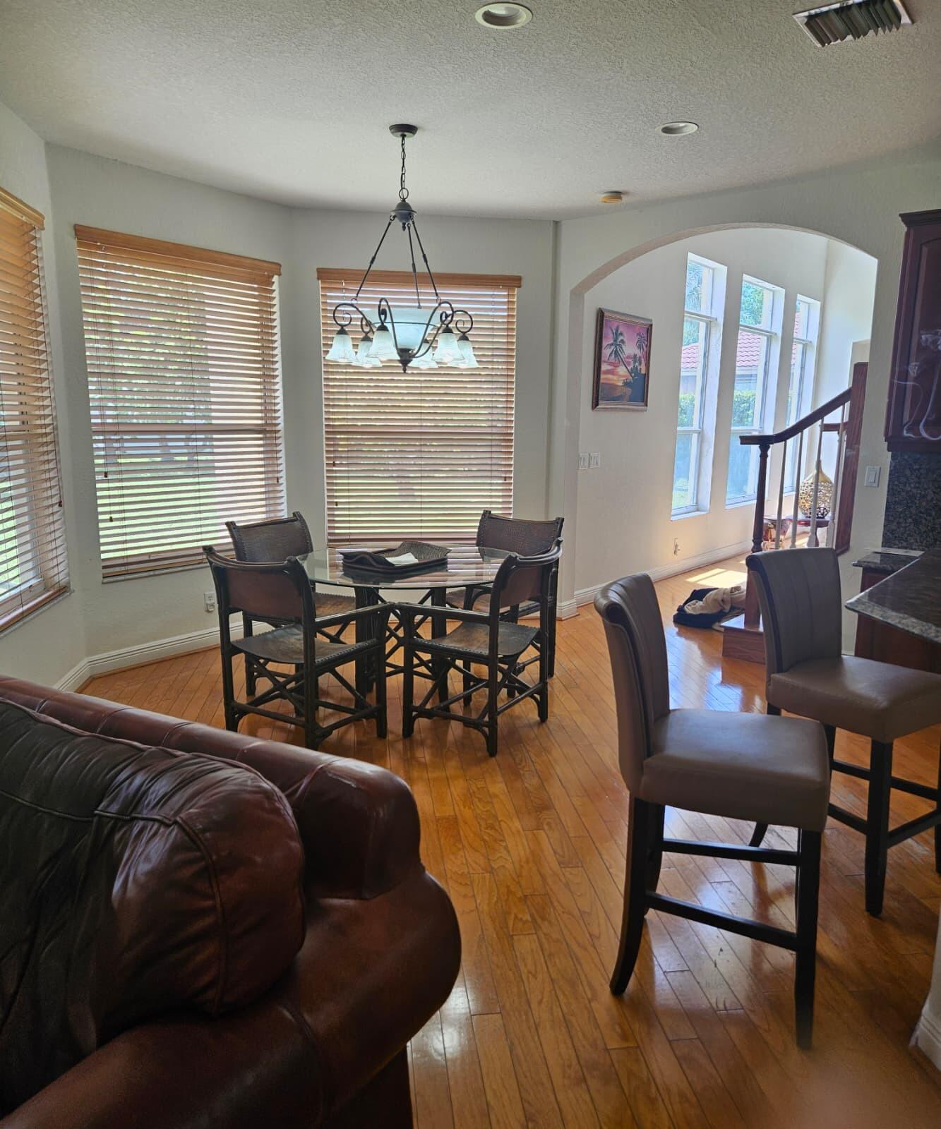 COUNTRY GLEN - Residential