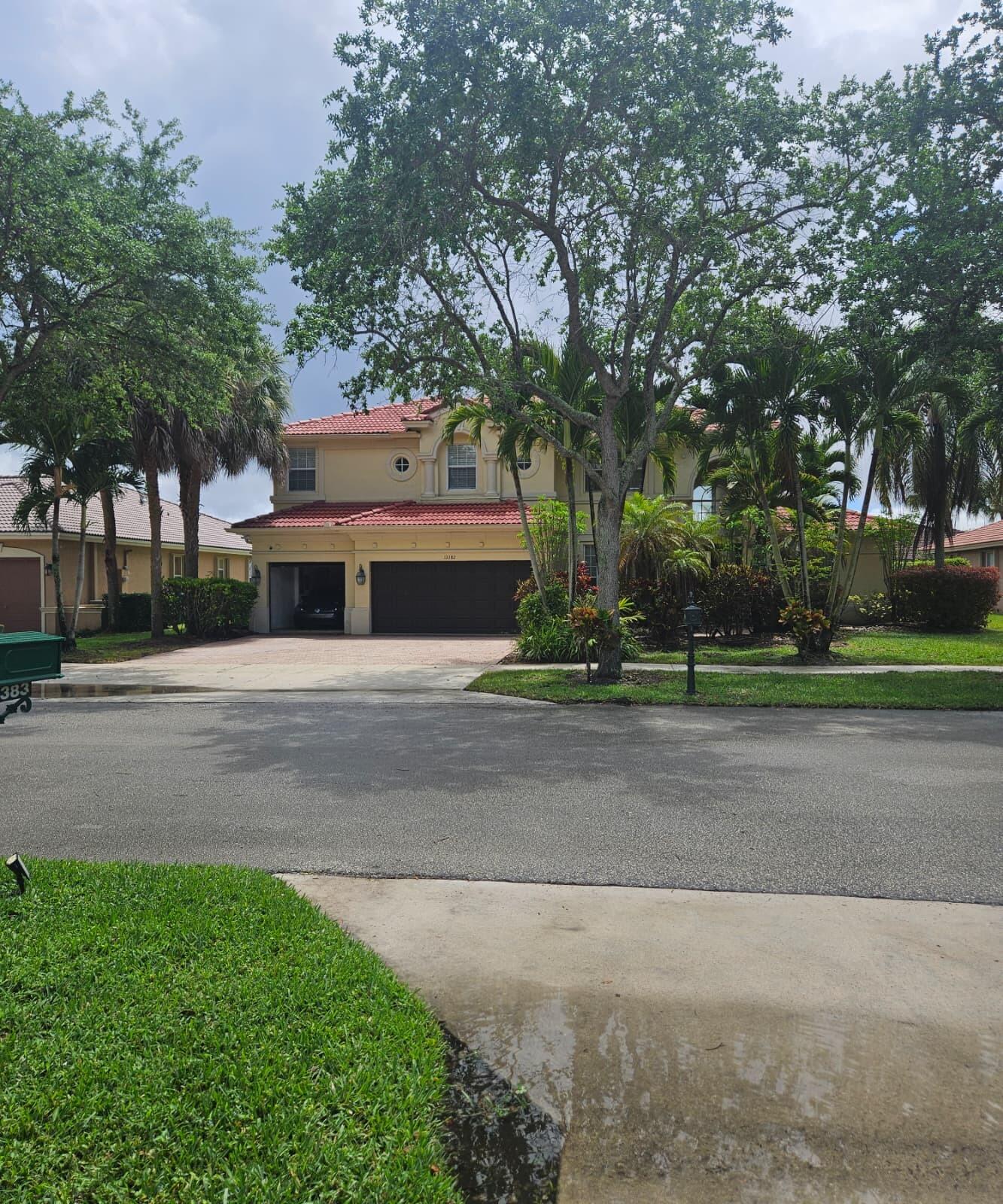 COUNTRY GLEN - Residential
