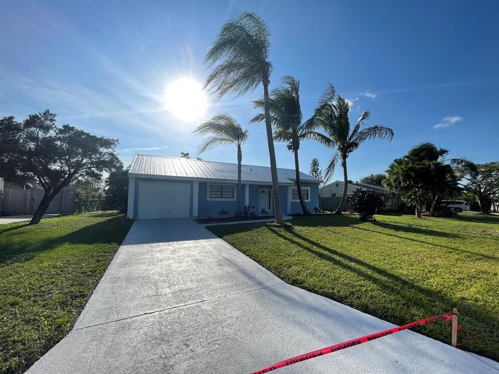 Photo of 1332 SE Mohave Street, Port St Lucie, FL 34952 (MLS # R10853481)