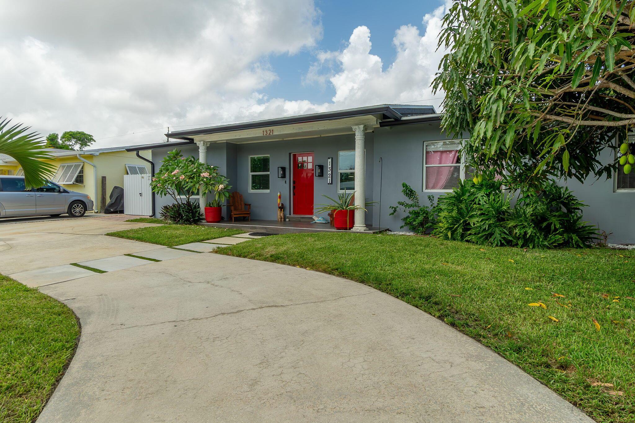 1321 W Mango Street