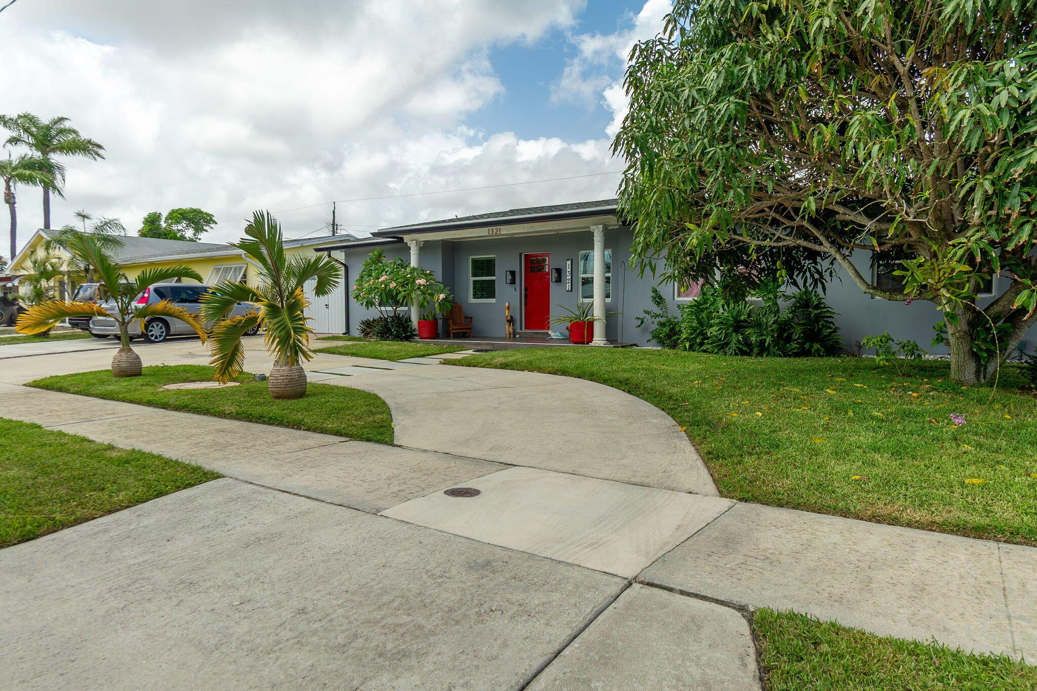 1321 W Mango Street