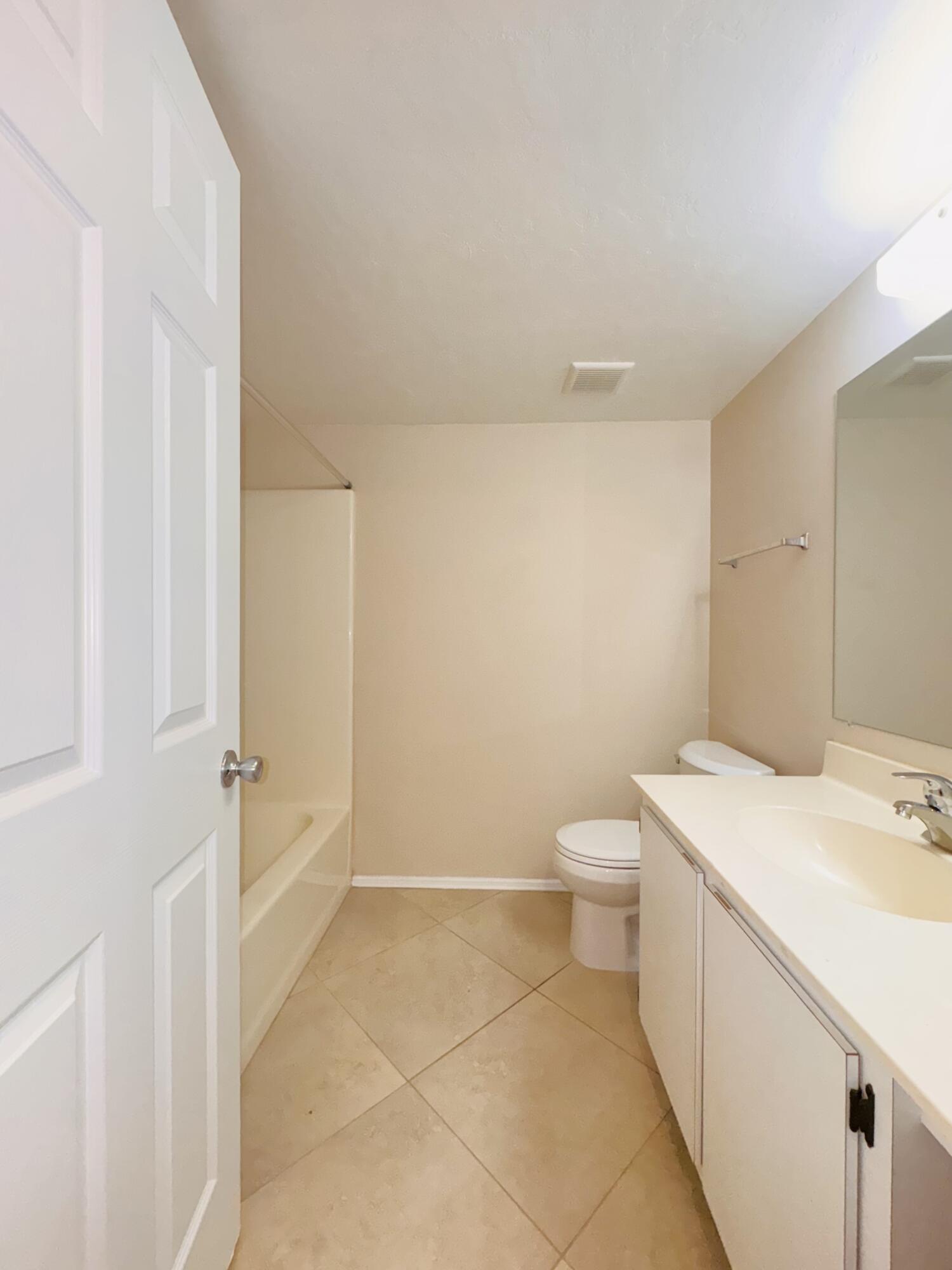 PALM BEACH TRACE CONDO - Residential Lease