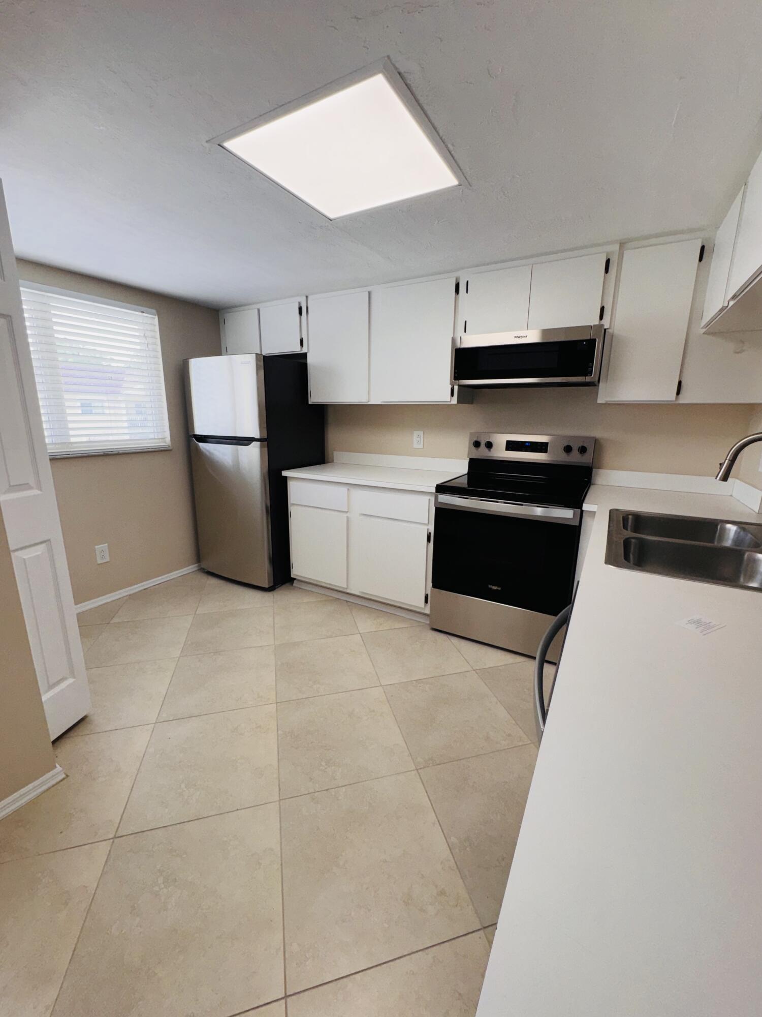 PALM BEACH TRACE CONDO - Residential Lease