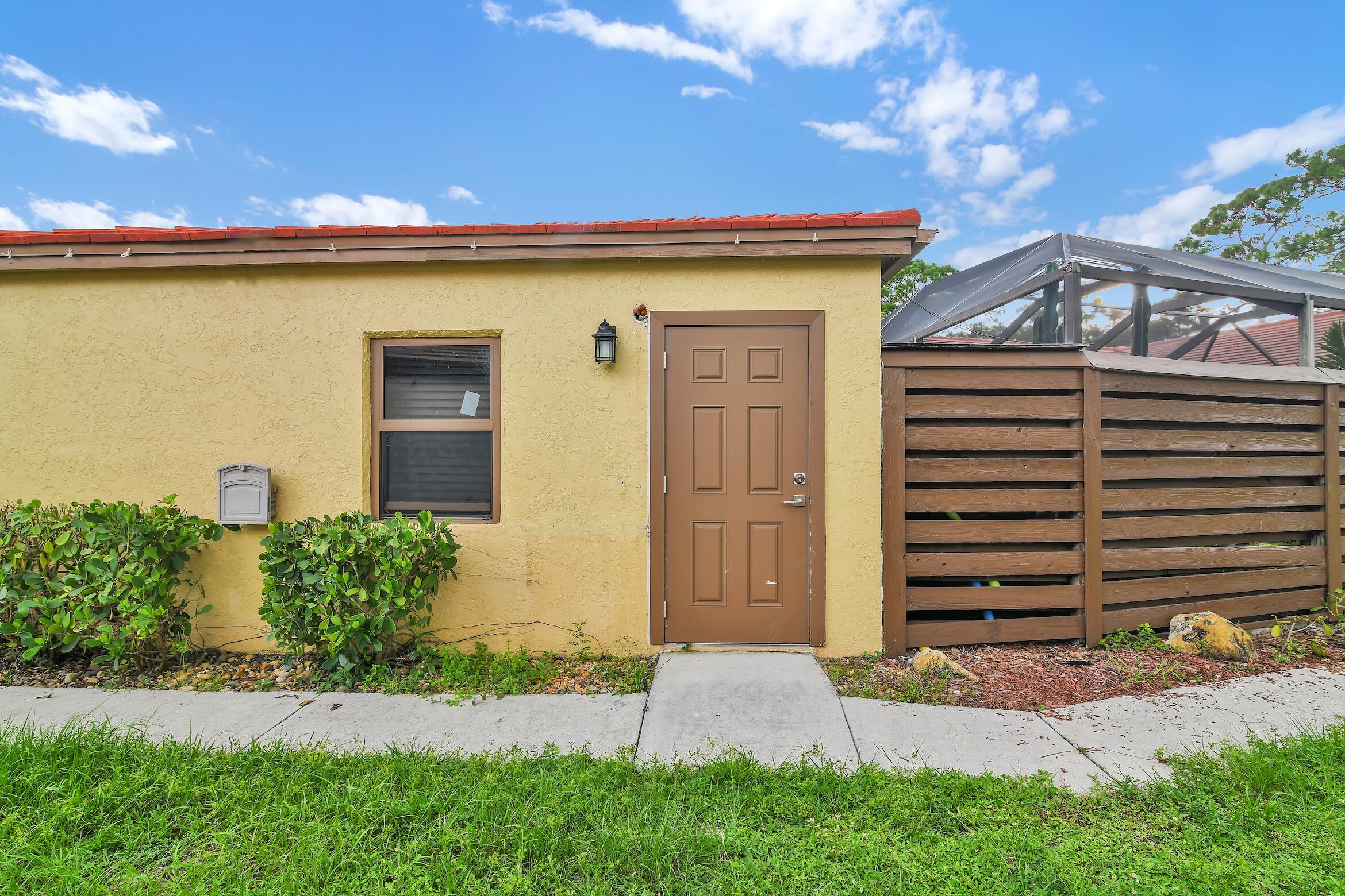 1219 PERIWINKLE Place