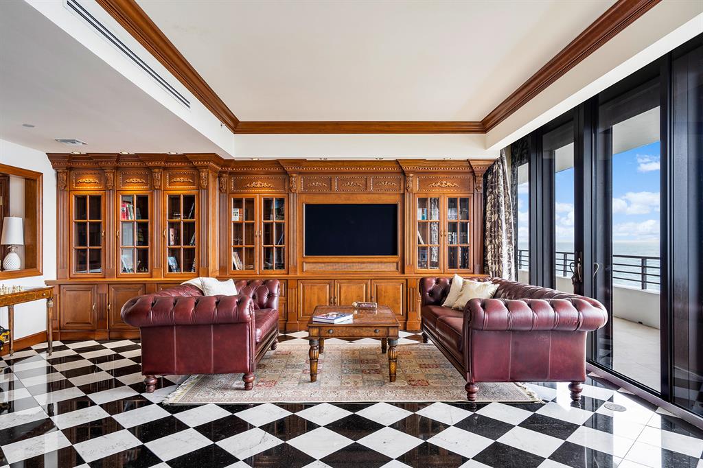 PALM BEACH HAMPTON CONDO - Residential