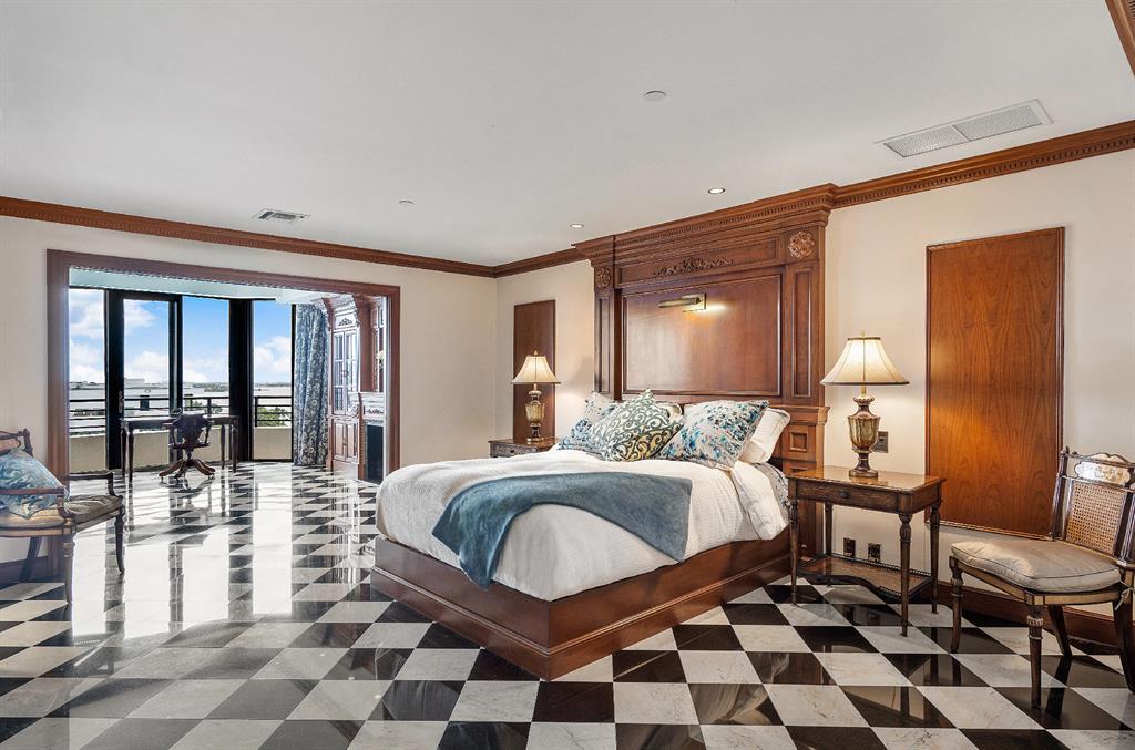 PALM BEACH HAMPTON CONDO - Residential