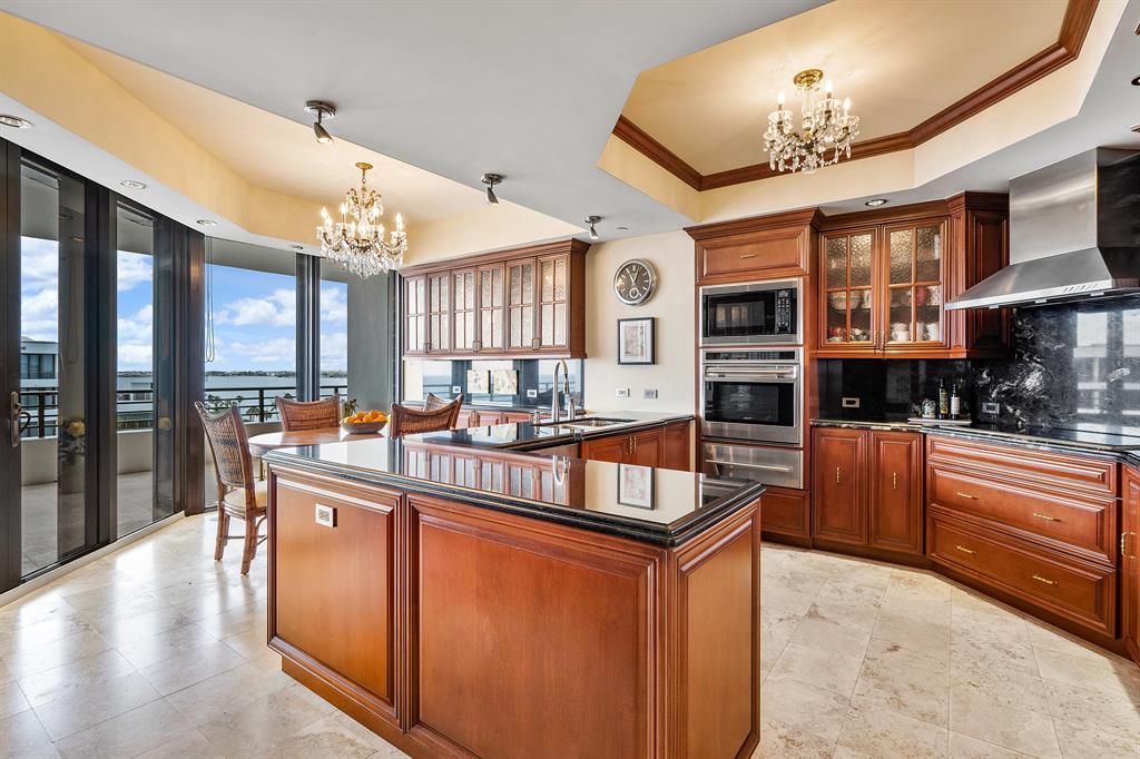 PALM BEACH HAMPTON CONDO - Residential