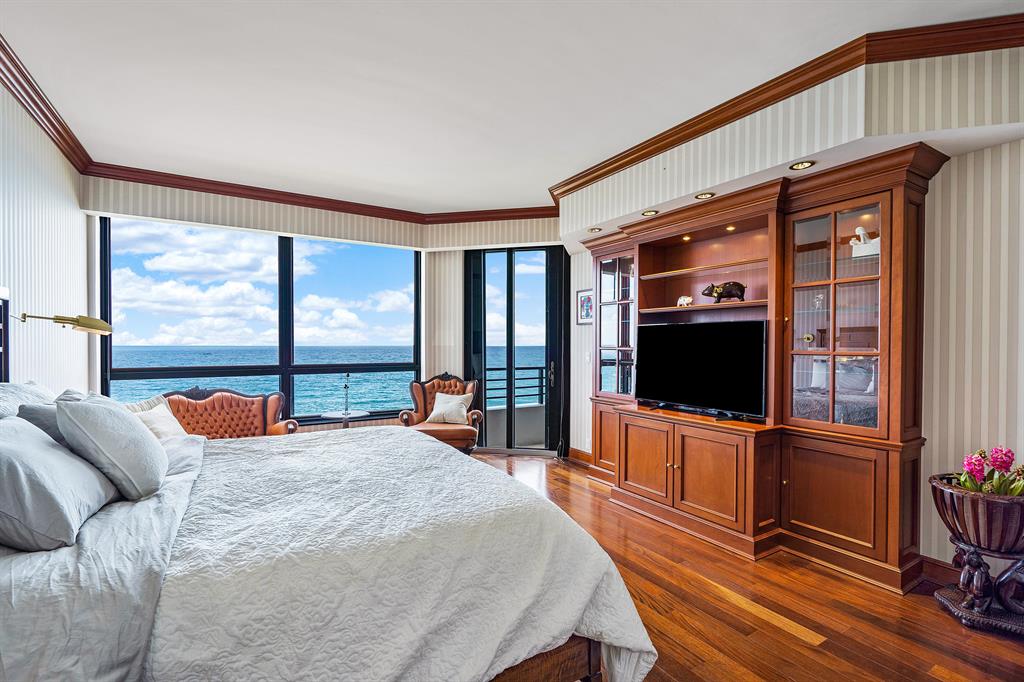 PALM BEACH HAMPTON CONDO - Residential