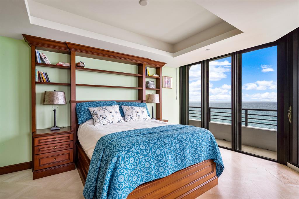 PALM BEACH HAMPTON CONDO - Residential