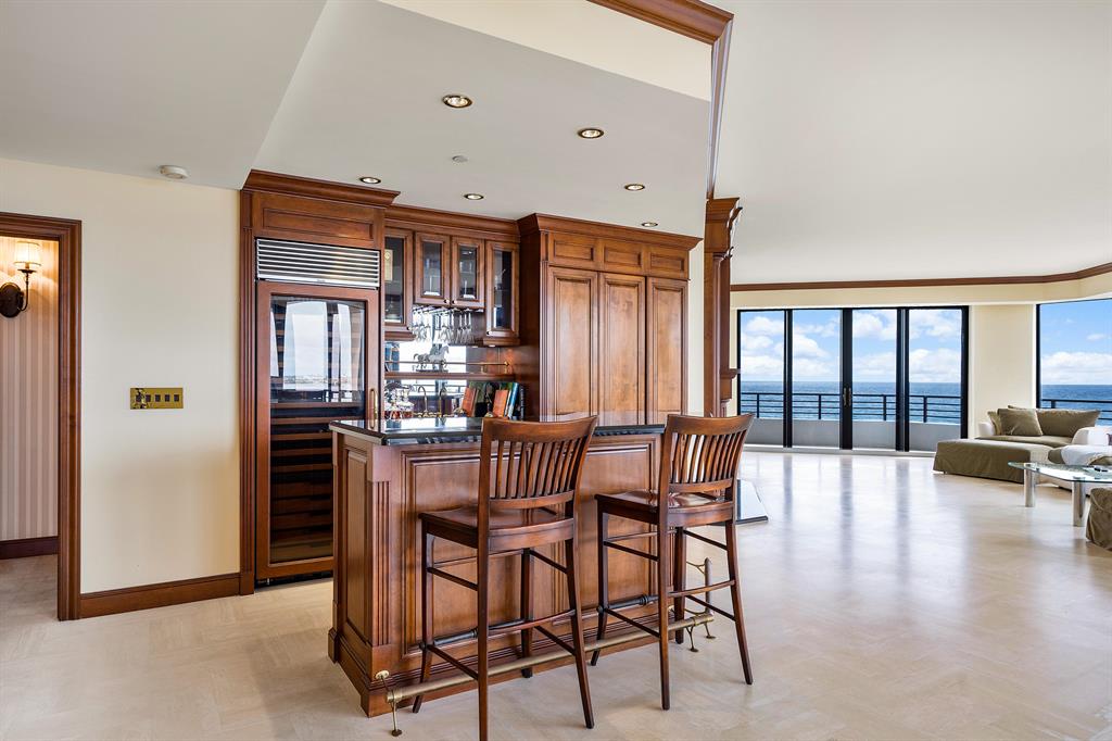 PALM BEACH HAMPTON CONDO - Residential