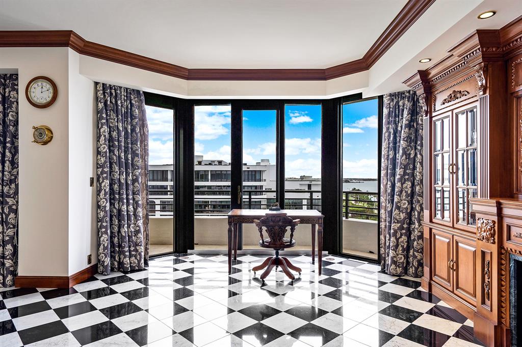 PALM BEACH HAMPTON CONDO - Residential