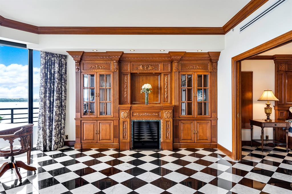 PALM BEACH HAMPTON CONDO - Residential