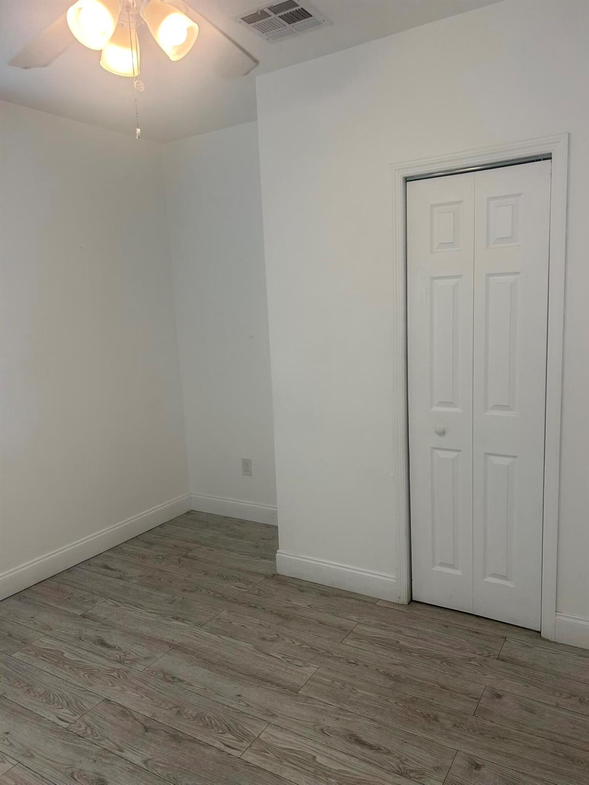 LAKEWOOD GARDENS PL 1 IN - Residential Lease