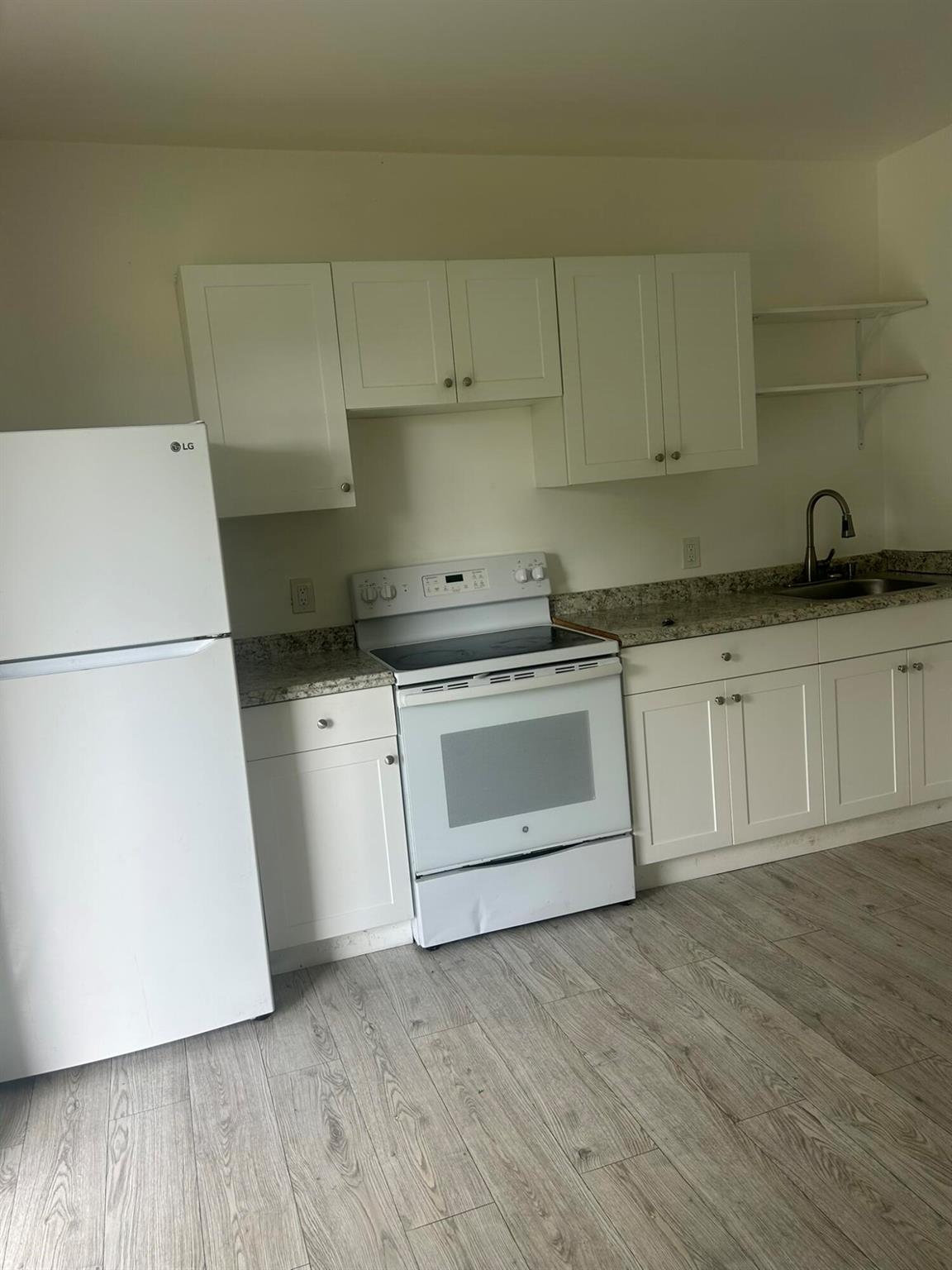 LAKEWOOD GARDENS PL 1 IN - Residential Lease